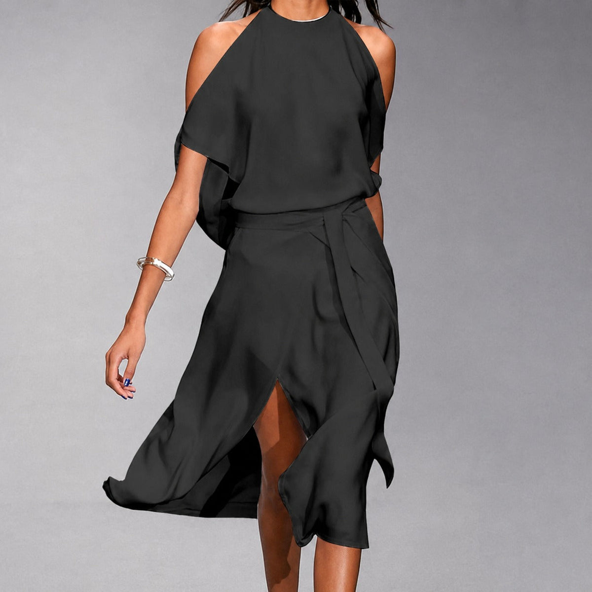 Madonnah - Ein leichtes Kleid mit eleganten Schulterausschnitten