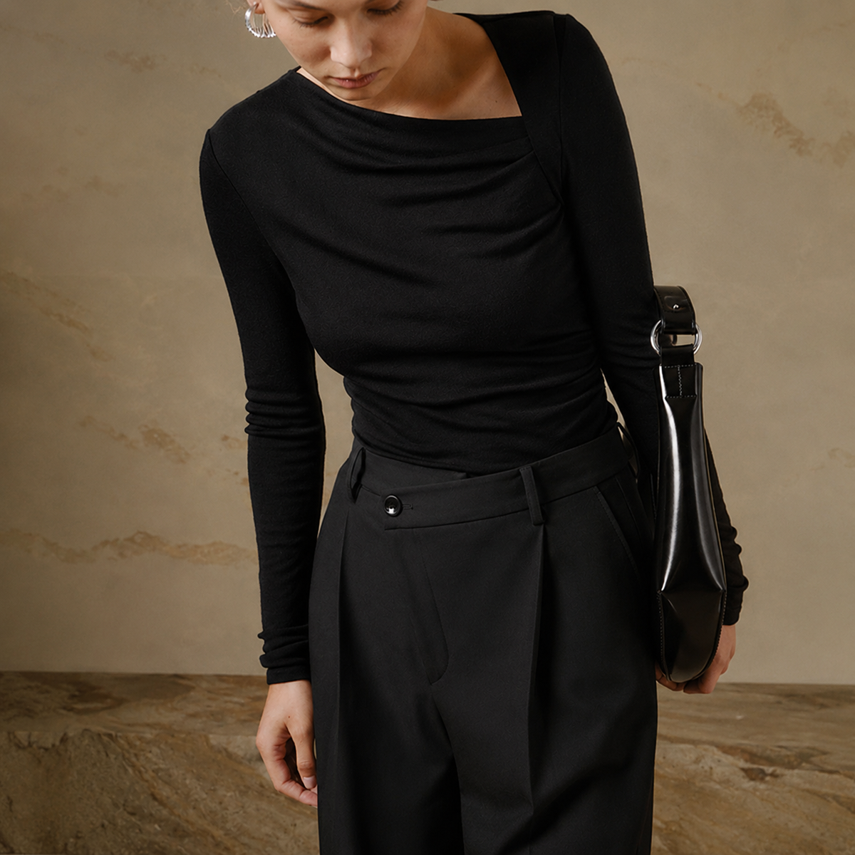 Selina - Langarmshirt mit schrägem Design