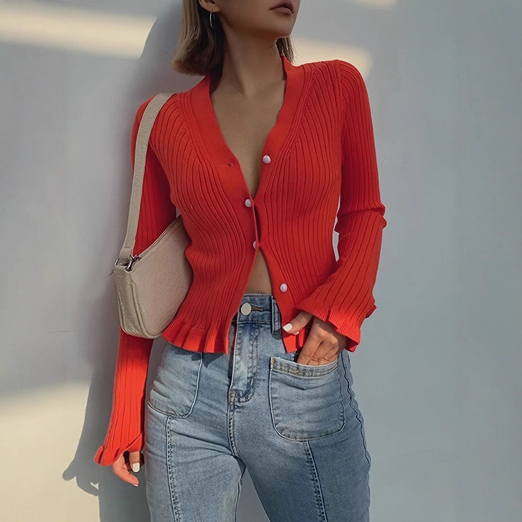 Damen Cardigan mit Knopfleiste und V-Ausschnitt - Figurbetont mit Rüschensaum