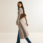 Damen Kleid mit V-Ausschnitt, Knopfleiste, Midi-Länge und lockerer Passform