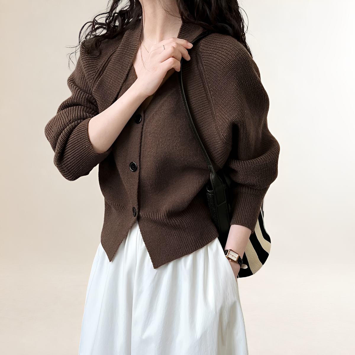 Damen-Cardigan mit V-Ausschnitt, Knöpfen und langen Ärmeln