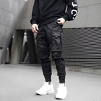 Herren Tapered Cargo-Hosen mit verstellbaren Trägern und mehreren Taschen