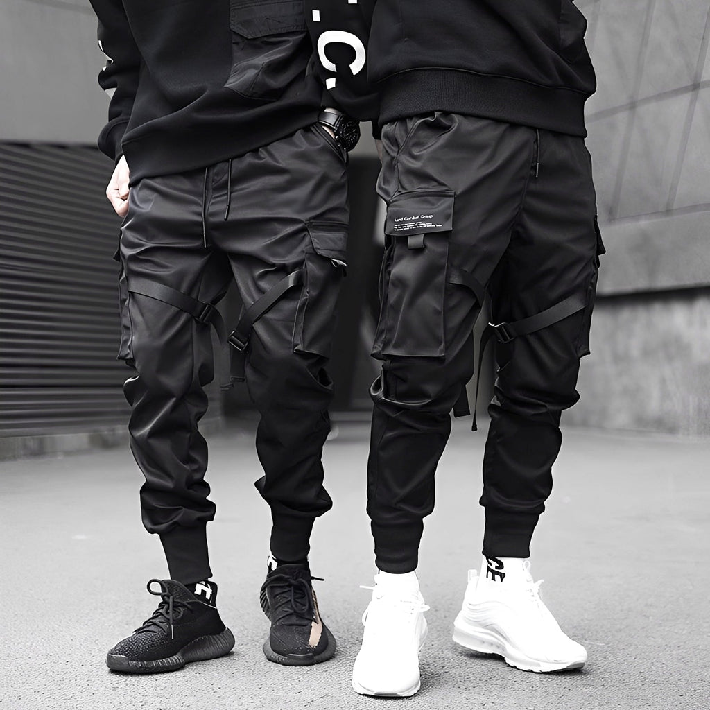 Herren Tapered Cargo-Hosen mit verstellbaren Trägern und mehreren Taschen