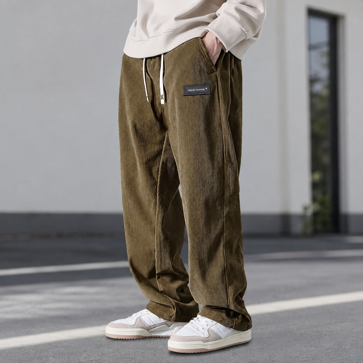 Herren Hose mit entspannter Passform, Kordelzug und Seitentaschen