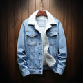 Herrenjacke mit klassischem Schnitt, Knöpfen und Brusttaschen