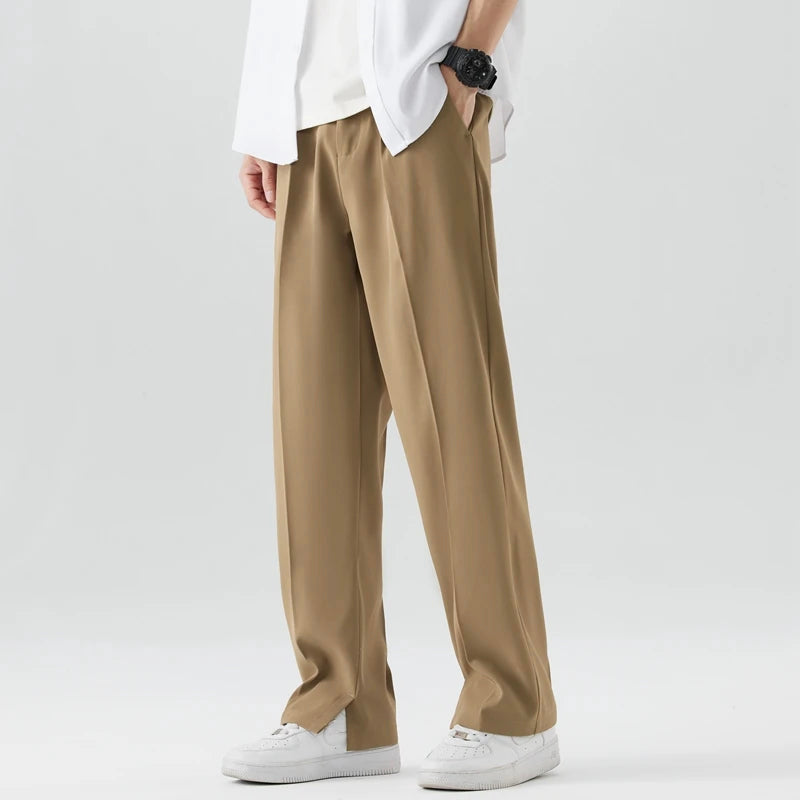 Herren-Hose mit lockerem Sitz, seitlichen Taschen und weitem Bein