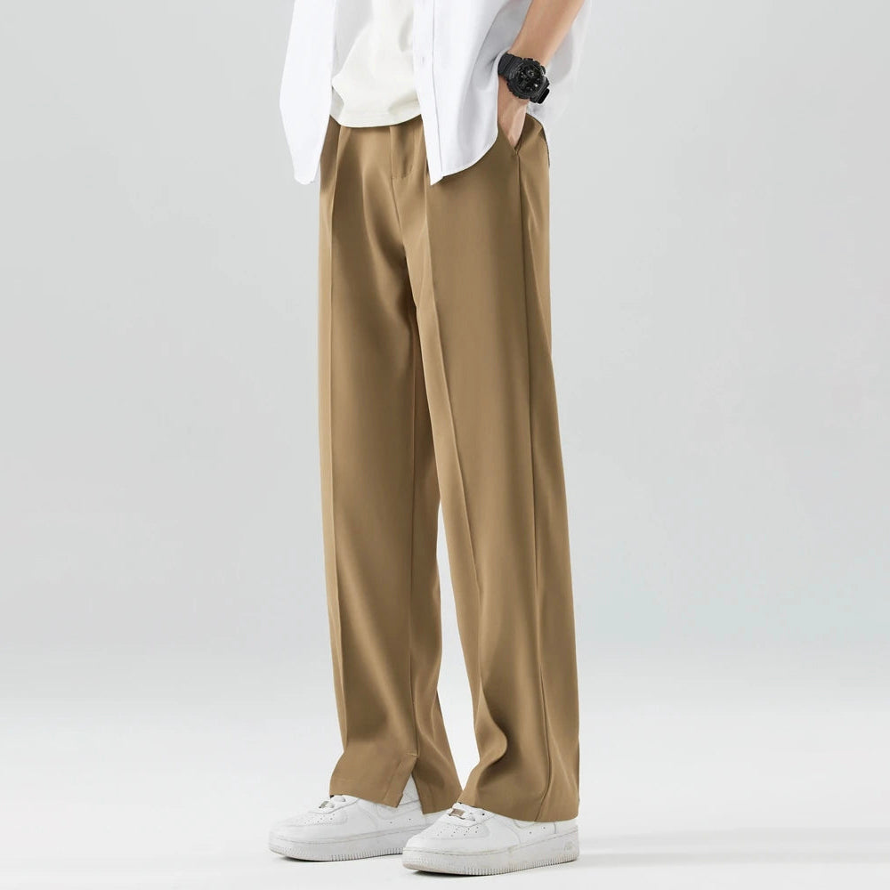 Herren-Hose mit lockerem Sitz, seitlichen Taschen und weitem Bein