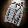 Herren-Steppjacke mit geometrischem Muster, Reißverschlusstaschen und Stehkragen