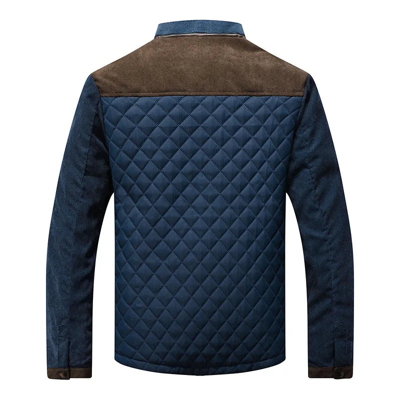 Leichte, gesteppte Herrenjacke mit Stehkragen und Rautenmuster